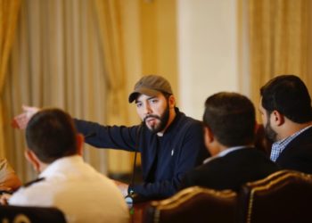 Reunido en domingo con su gabinete de seguridad, Bukele ordena «peinar» La Gloria y avisa que la PNC llega para quedarse