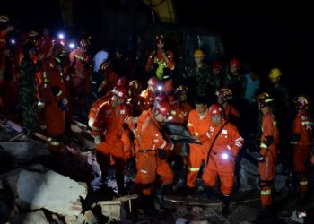 Al menos 13 muertos y más de 200 heridos deja terremoto 6.0 en el suroeste China