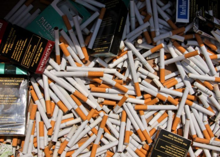 Absuelven a hombre que capturaron con 12 cajas de cigarrillos