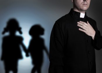 Iglesia católica pagó millones de dólares para bloquea leyes contra el abuso de menores en Estado Unidos