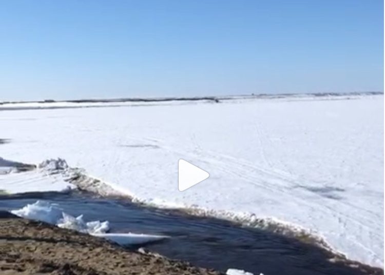 (VIDEO) Tsunami de hielo en el norte de Rusia