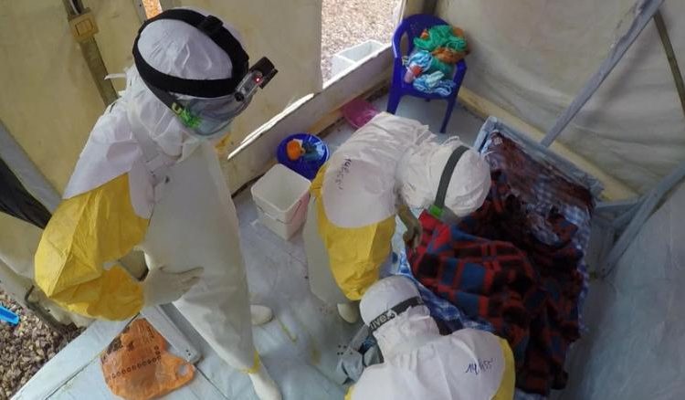 Uganda confirma un primer caso de ébola cerca de la frontera con el Congo