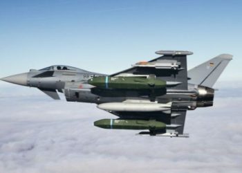 Dos aviones de combate chocan en el aire en Alemania