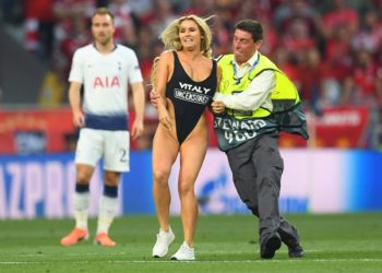 Una espontánea de una web para adultos se cuela en la final de la Liga de Campeones