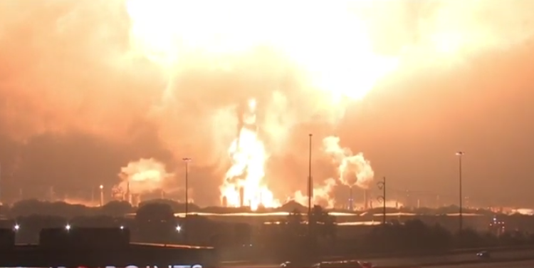 Captan en video el momento exacto de la explosión de una refinería en Filadelfia
