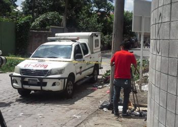 Lanzan cadáver en barrio San Miguelito de San Salvador