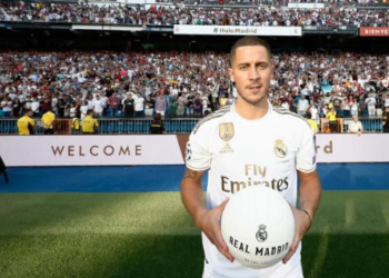 Real Madrid presenta a Eden Hazard en el Santiago Bernabeu ante 50 mil aficionados