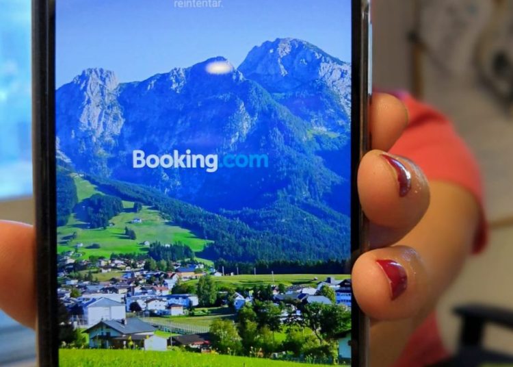 Usuarios de Huawei manifiestan su enojo por la publicidad en su pantalla de bloqueo