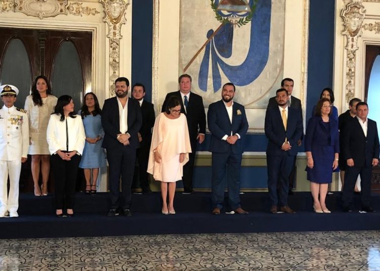 Bukele juramenta a su gabinete de gobierno