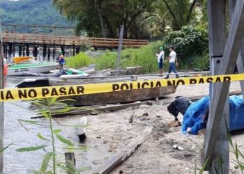 Encuentran cadáver de un hombre que se tiró desde un tobogán en el lago de Coatepeque