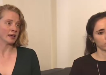 La policía británica libera bajo fianza a los hombres que atacaron a una pareja de lesbianas