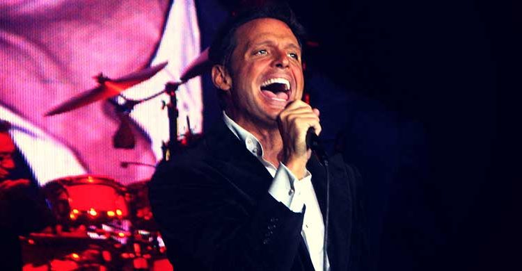 A Luis Miguel le falla la voz en concierto en Boston