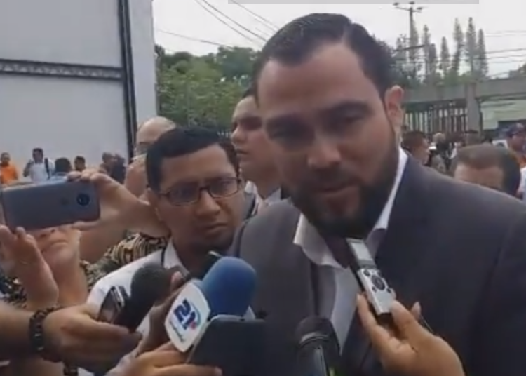 Ministro de Gobernación denuncia falta de información en esa cartera de Estado