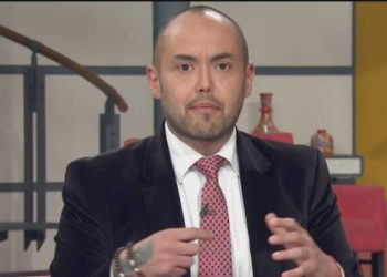 Le llueven críticas de famosos a Mauricio Clark por tuitear en contra de la comunidad LGBTI