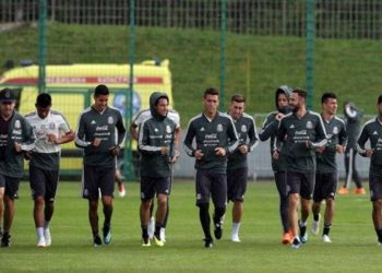 Selección mexicana se quedó en Denver por varias horas por fallo en el avión que los transportaba