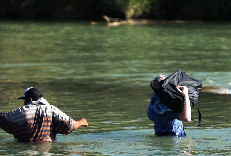 Siete migrantes mueren ahogados al tratar de cruzar a Estados Unidos por el Río Grande de México