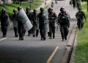 Enfrentamiento dentro de universidad entre militares y estudiantes dejan ocho heridos en Honduras