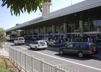 Dan ultimátum a ACOPES para no dar servicio de sillas de ruedas y carritos portaequipajes en aeropuerto monseñor Romero