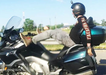 (Video) Un “youtuber” se graba manejando su moto con los pies a 100 kph y muere en accidente