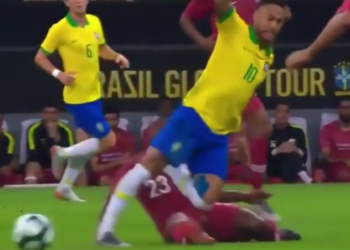 Neymar sufre dolorosa lesión que lo deja fuera de la Copa América