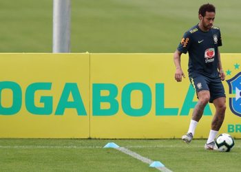 La policía de Brasil llegó a los entrenamientos de la verdeamarela para investigar el caso Neymar