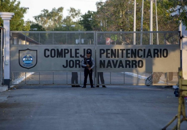 Los familiares de tres presos políticos nicaragüenses denunciaron que sus familiares fueron envenenados
