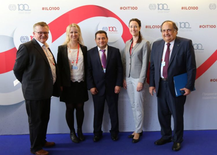 Ministro de Trabajo busca acuerdos con organismos internacional para fortalecer su gestión