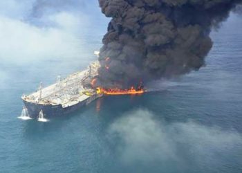 (Video) Nuevo ataque a dos petroleros eleva la tensión en el Golfo de Omán y dispara los precios del petróleo