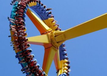 (VIDEO) Juego mecánico se parte en dos y mata a una persona en Uzbekistán