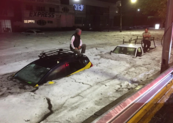 (VIDEOS) Guadalajara amanece cubierta de hielo