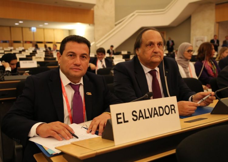 Ministro de Trabajo dijo en Suiza estar listo para reactivar el Consejo Superior del Trabajo