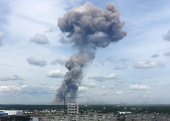 (Video) Al menos 42 heridos y dos desaparecidos por explosión en una fábrica de armas en Rusia