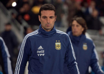 DT argentino Lionel Scaloni, responsable de la derrota ante Colombia y las redes sociales no lo perdonaron