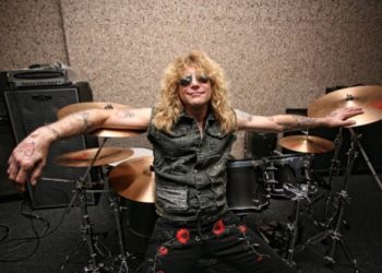 El exbatería de Guns N’Roses Steven Adler hospitalizado tras apuñalarse a sí mismo