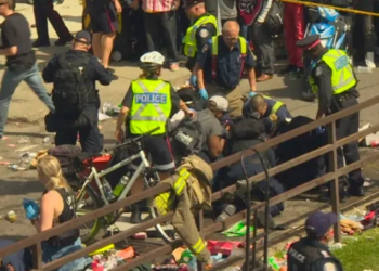 (Video) Tiroteo en celebración de Toronto Raptors deja dos heridos en Canadá