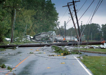 Tormentas al sur de EE.UU. dejaron sin electricidad a unas 200 mil personas