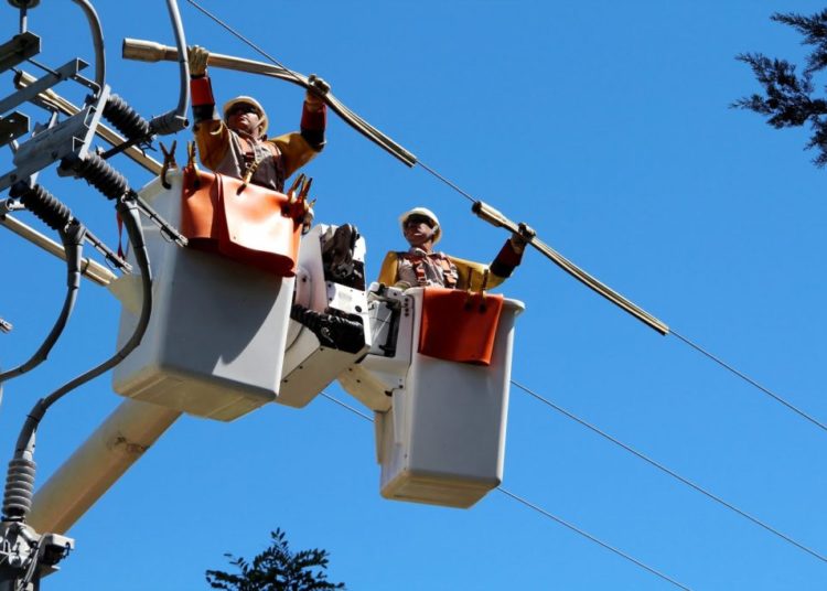 EEO mejora red eléctrica del oriente del país