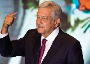 Narcos colocaron una manta con amenaza contra presidente de México