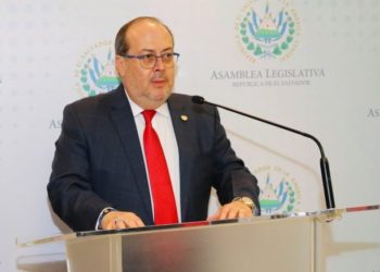 Denuncian a expresidente de ANDA por beneficiar a empresa Dueñas para construir proyecto urbanístico en Apopa