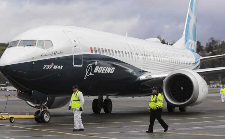Los teléfonos celulares son un peligro para algunos aviones de Boeing