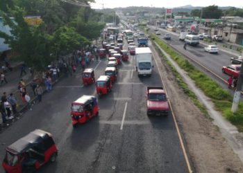 Mototaxistas de San Martín bloquearon carretera Panamericana