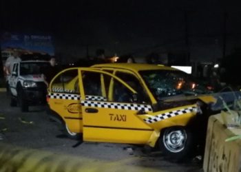 Pasajera de taxi muere en accidente de tránsito en Carretera de Oro