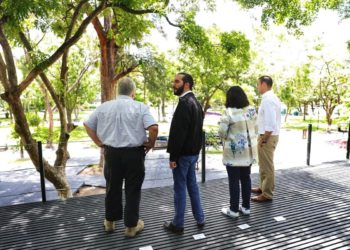 Presidente Bukele, alcalde Muyshodnt y empresario Buffette verifican remodelación de Parque Cuscatlán