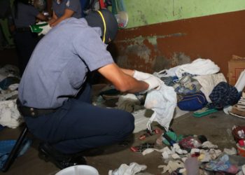 Autoridades buscan ilícitos en penal de Sonsonate