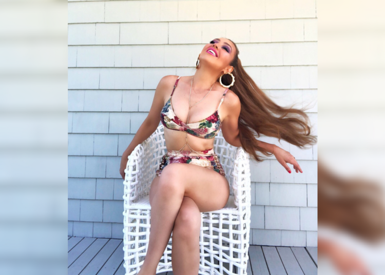 Tommy Mottola publica video de Thalía con poca ropa