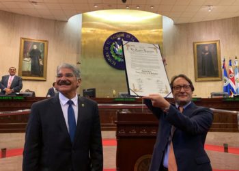 Embajador de Francia es reconocido como “Noble Amigo de El Salvador”