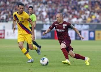 El Barcelona vence al equipo de Andrés Iniesta