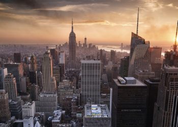 El centro de Nueva York sufre un apagón tras una posible explosión