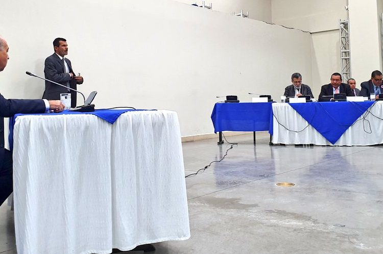 Denuncian a dos candidatos a magistrados del TSE