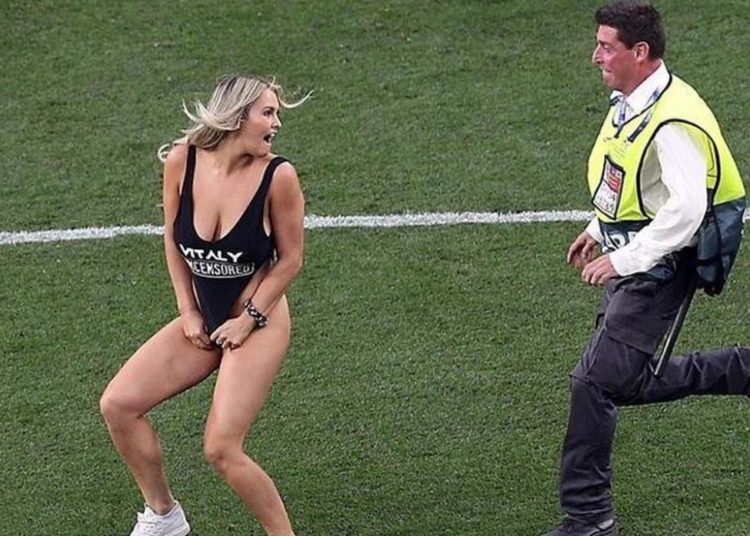 “Invasora” semidesnuda de la Champions intentó hacer los mismo en Copa América y terminó en la cárcel
